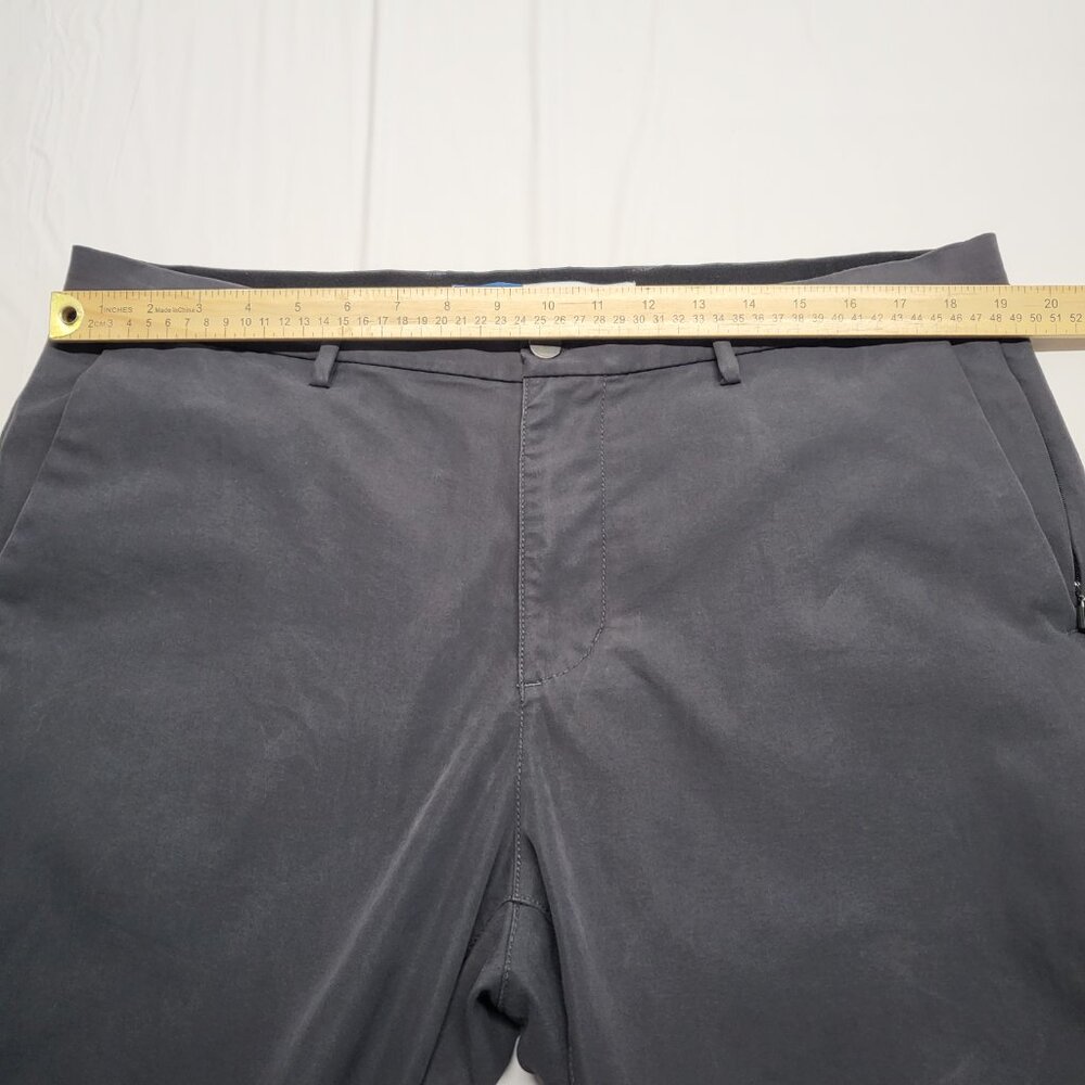 Old Navy Built In Flex Pants Mens 38 X 32 Ultimate Tech Straight Dark Gray - Picture 11 of 16